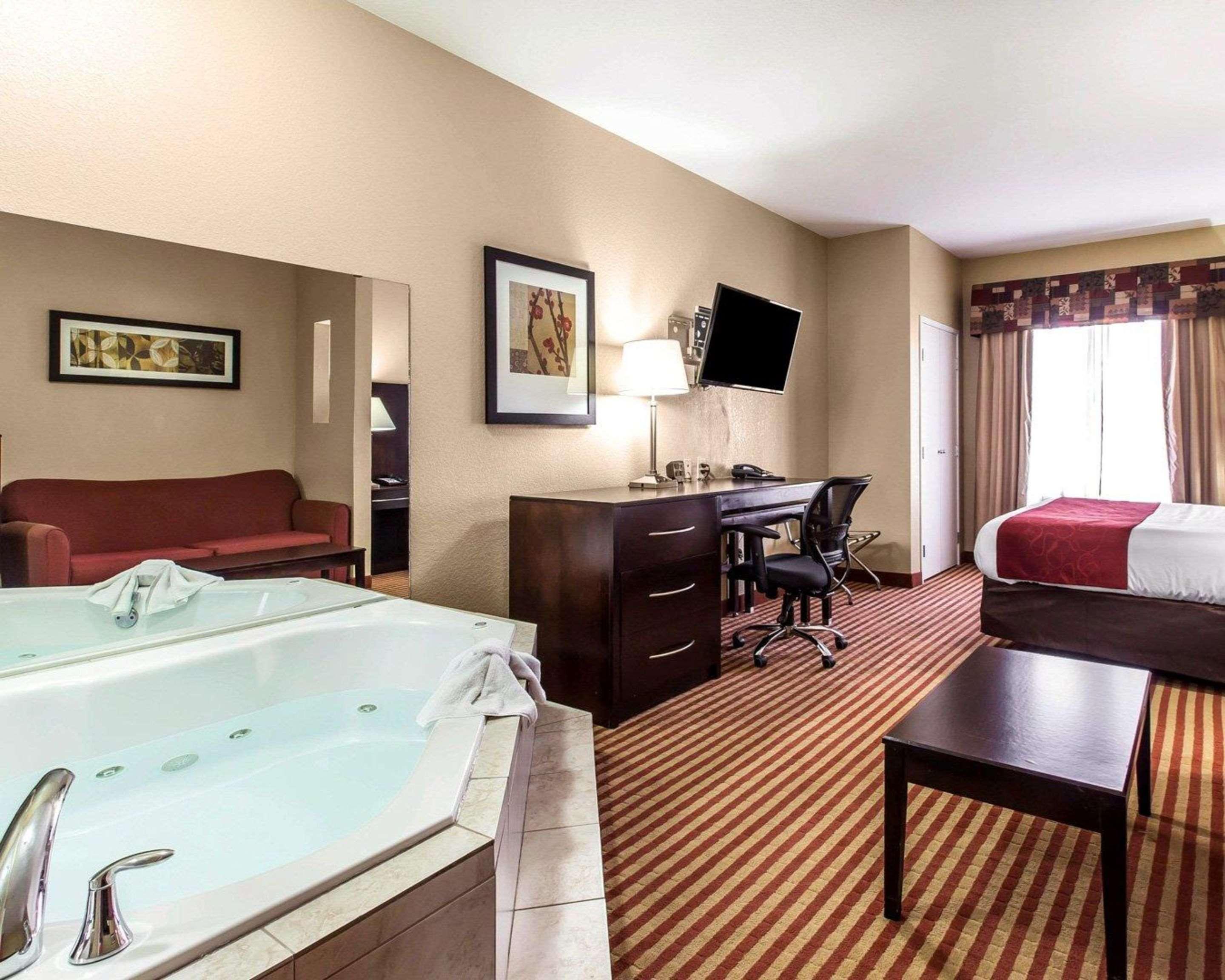 Comfort Suites Waycross Exterior foto